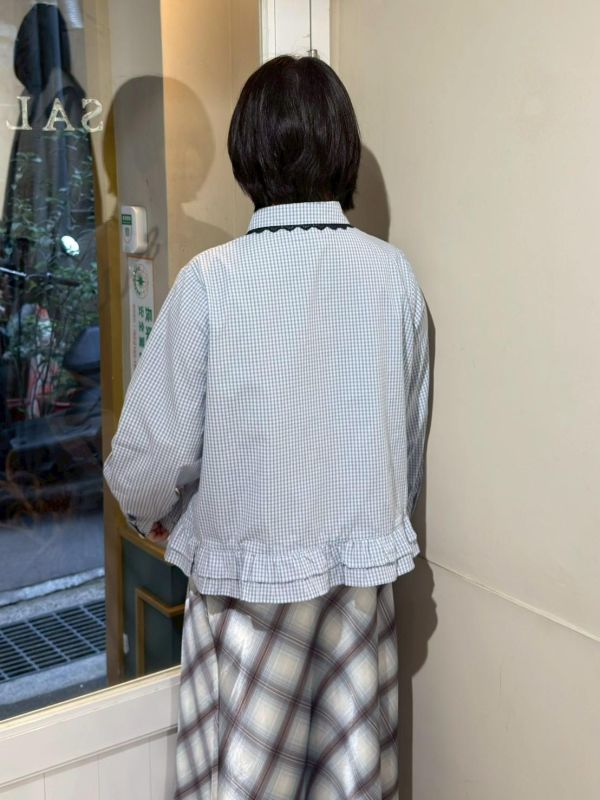 蕾絲花邊領荷葉下擺格紋長袖襯衫 