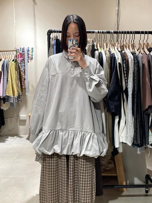 翻領刷刷布氣氣下擺上衣 
