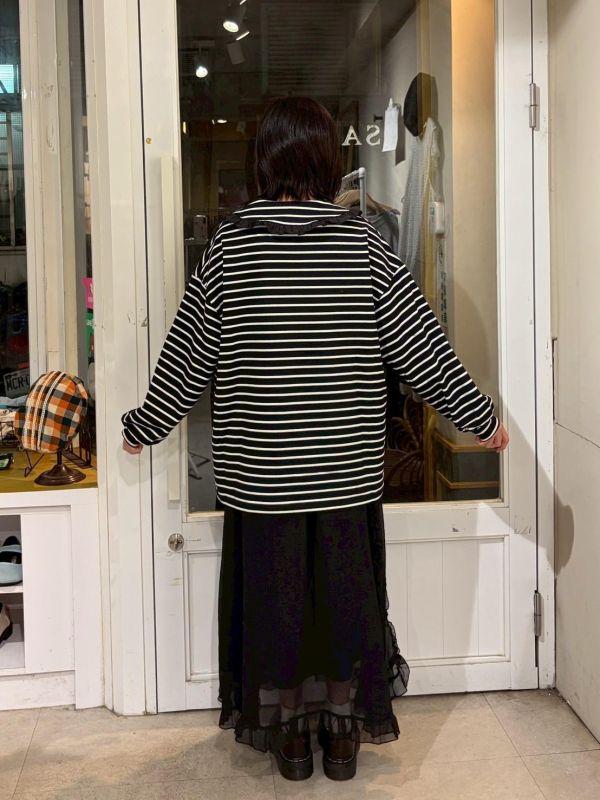 百搭條紋荷葉領休閒上衣 