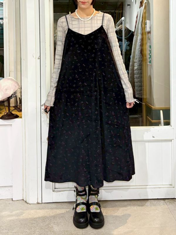 天鵝絨吊帶洋裝 