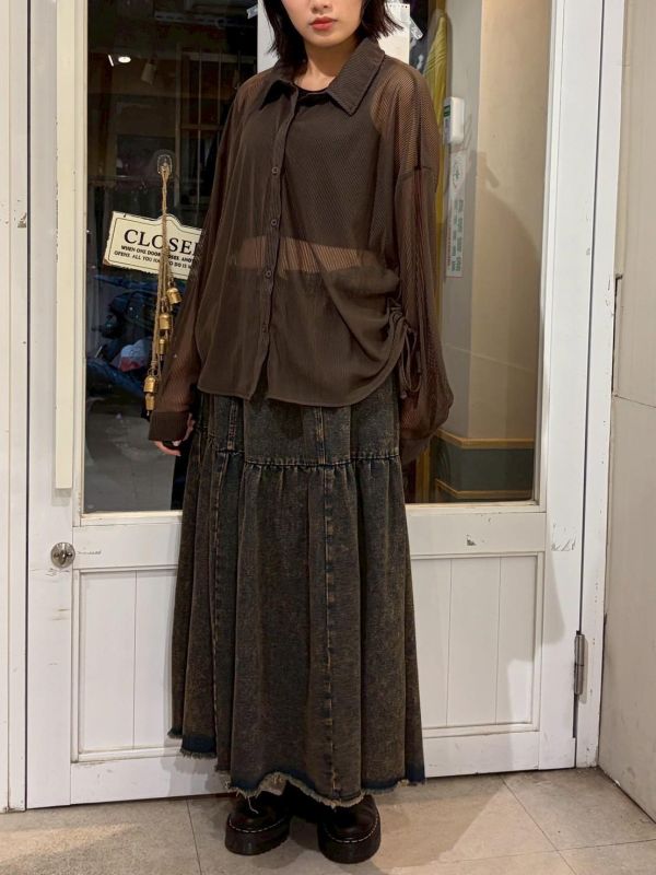 側邊魚骨抽皺直紋透膚襯衫 