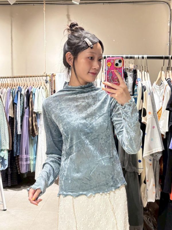 光澤細絨微高領 