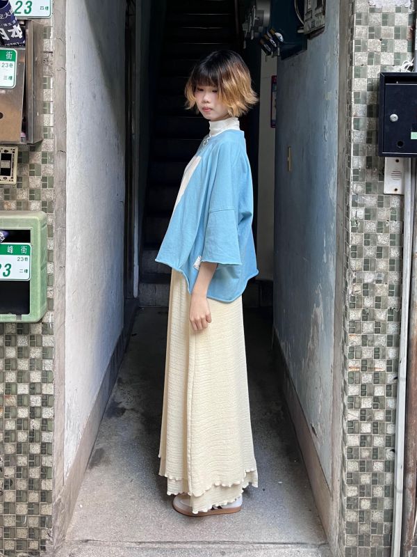 復古樹木彩繪印花不收邊短版上衣 