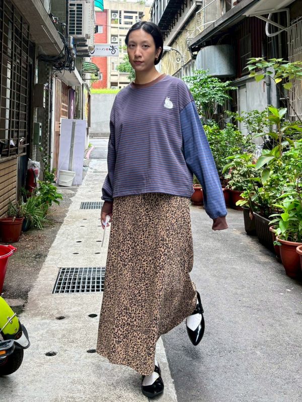 日系條紋刺繡貓袖縮口下擺彈性抽繩短版長袖上衣 