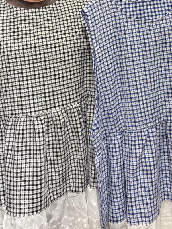 格紋拼接蕾絲下擺背心洋裝 