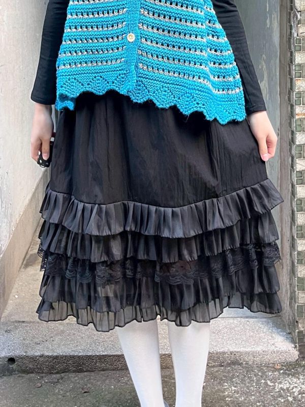 蕾絲蛋糕層次六分裙 