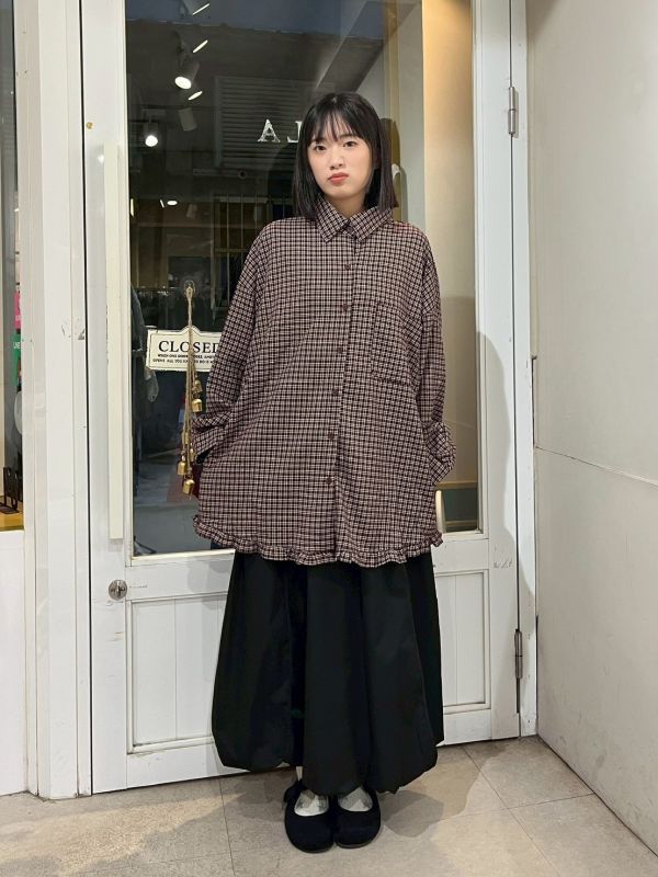 細格紋荷葉邊下擺胸前兩側口袋長袖襯衫 