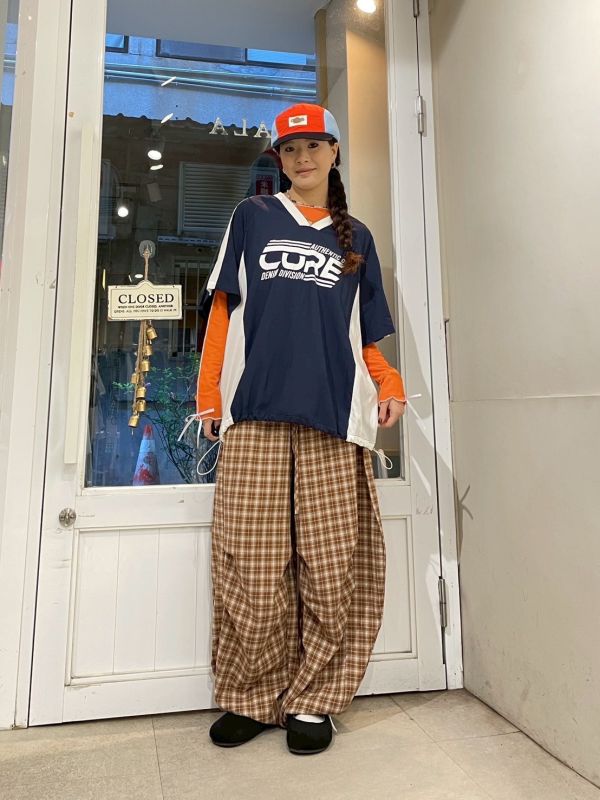撞色字母刷刷布下擺抽繩寬鬆塞車衣 