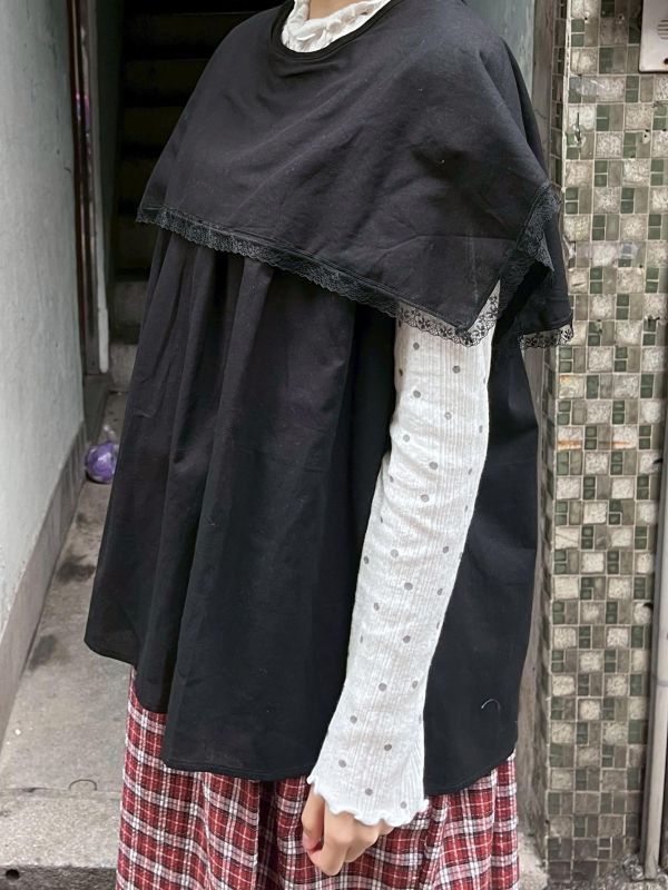 蕾絲花邊領片背心上衣 