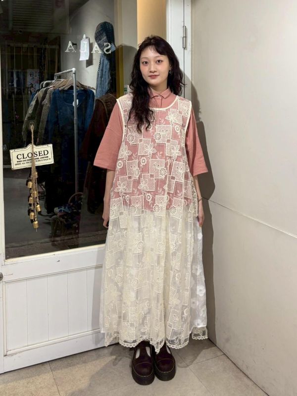 刺繡花方塊側綁帶外搭罩衫 