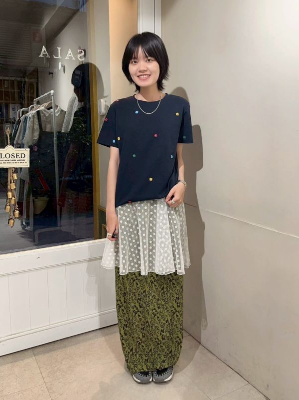 低調珍珠刺繡小花短袖上衣 