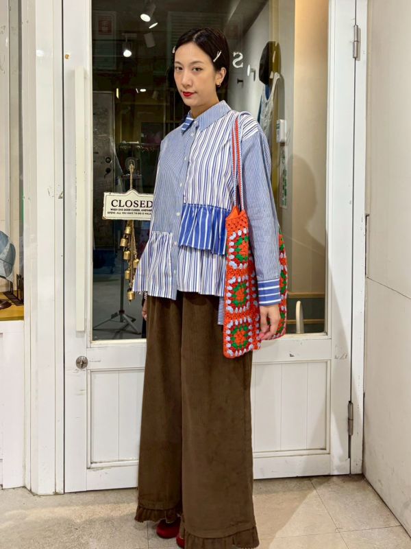 藍白直條紋拼接不規則層次抓皺拼接下擺襯衫 