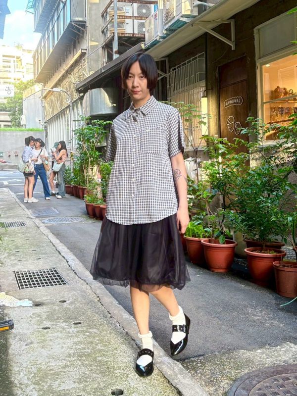 圓弧下襬格子襯衫 