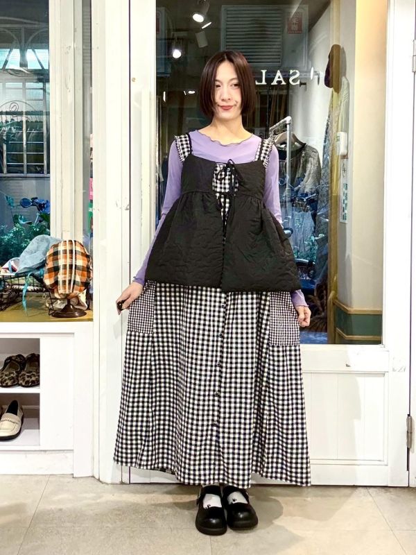 版滿壓紋花空氣感吊帶背心 