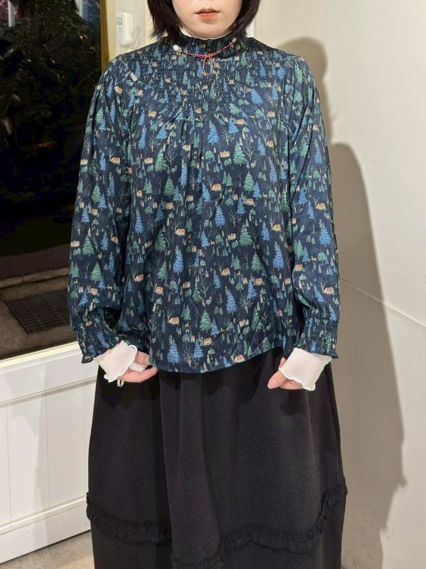 滿版圖騰皺皺彈力布拼接長袖上衣 