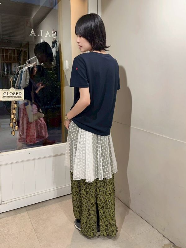 低調珍珠刺繡小花短袖上衣 