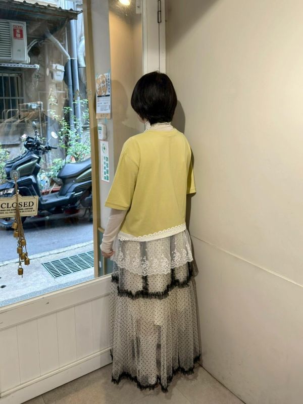 下擺蕾絲拼接短袖上衣 