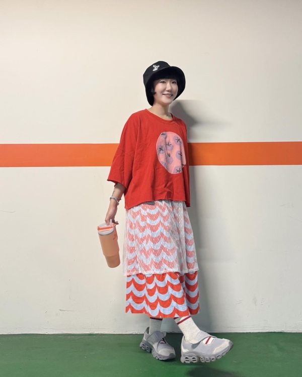 番茄紅通通 刺繡布標寬tee 