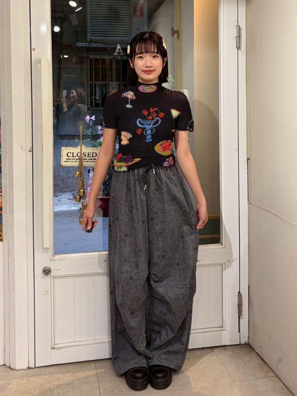 法式風格塗鴉彈性壓摺上衣 