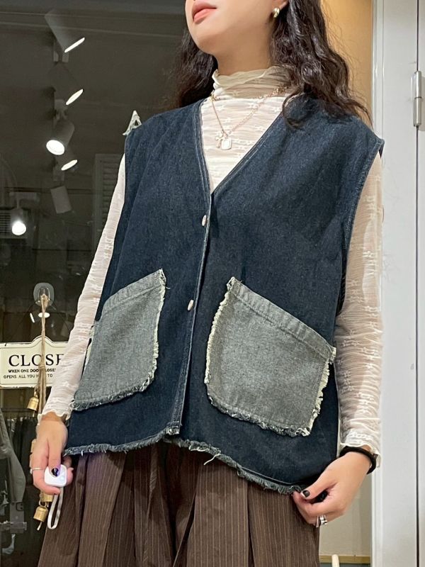 抽鬚口袋寬鬆不收邊牛仔背心 