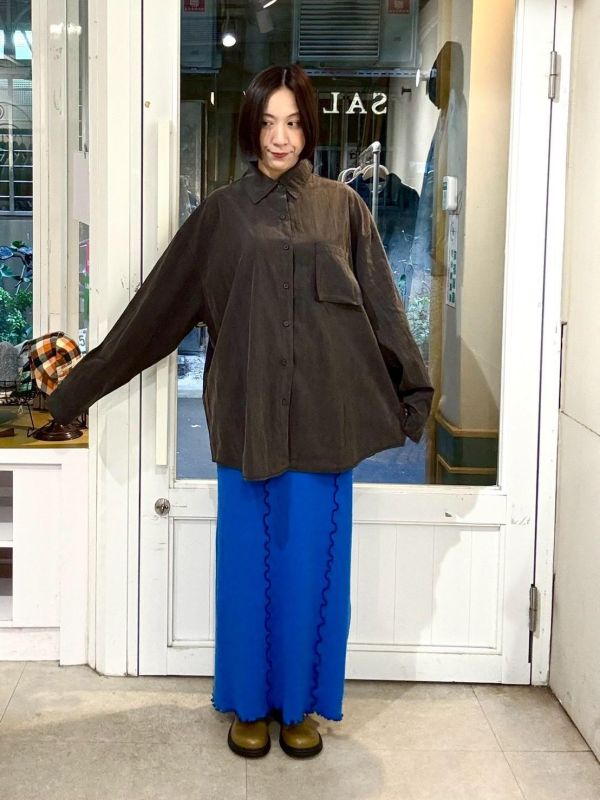 深灰落肩寬版素色襯衫 