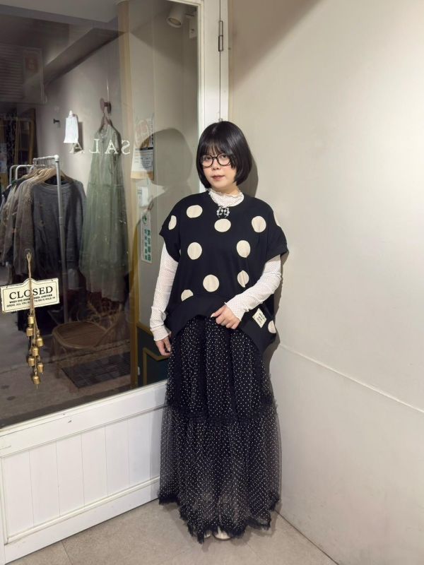 大圓點布標前短後長上衣 