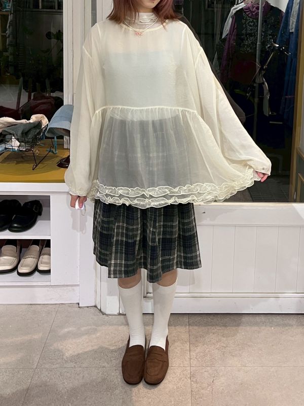 光澤透膚花邊外罩長袖上衣 