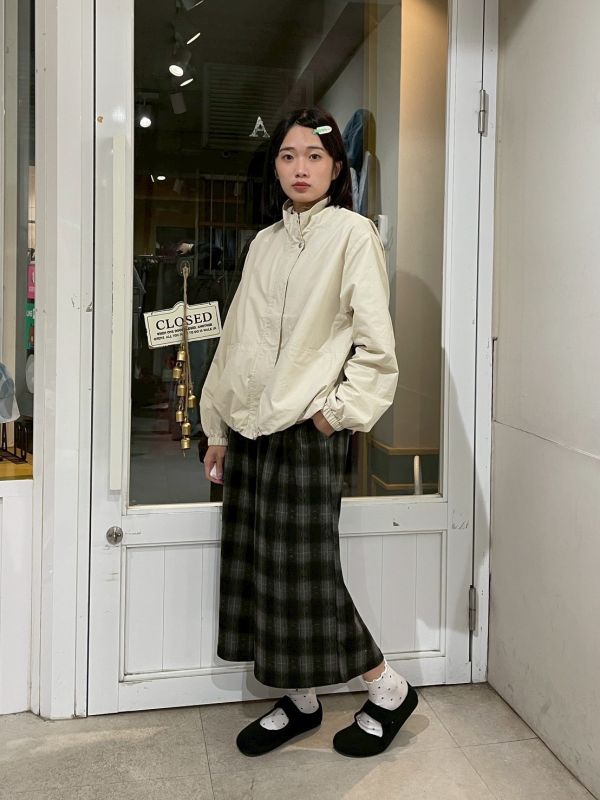 絨布格紋後鬆緊腰小木扣九分褲 