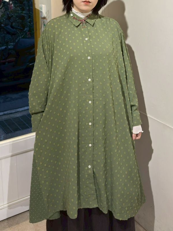 草綠色圓點立體刺繡長袖洋裝 