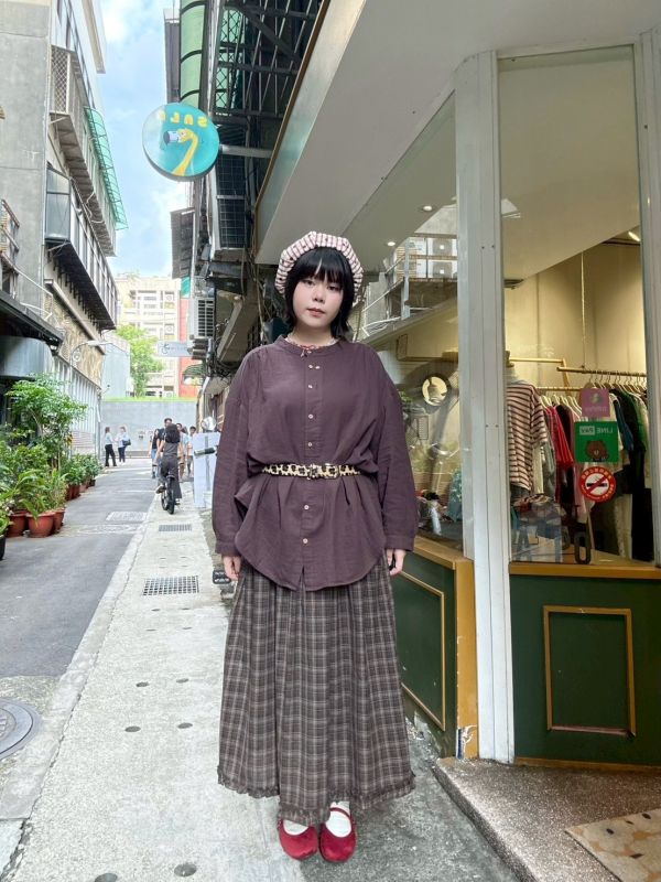 簡約雙木釦棉麻圓領襯衫 