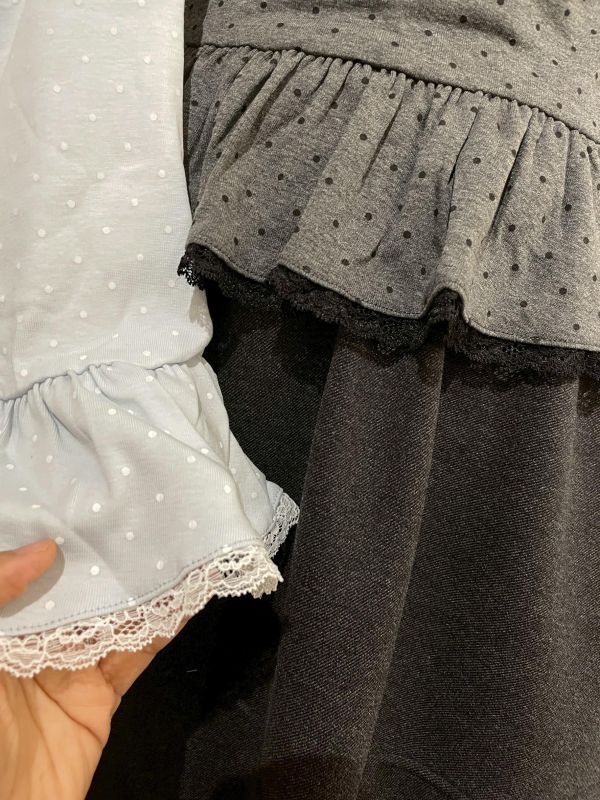 波點蕾絲抓皺彈力娃娃袖上衣附蕾絲綁帶 