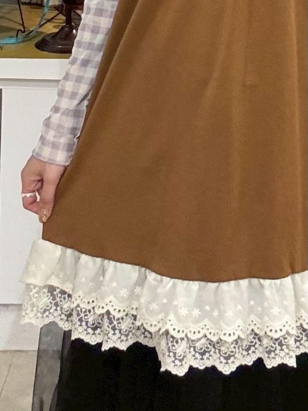 棉質素色下擺雙層蕾絲荷葉拼接吊帶背心 