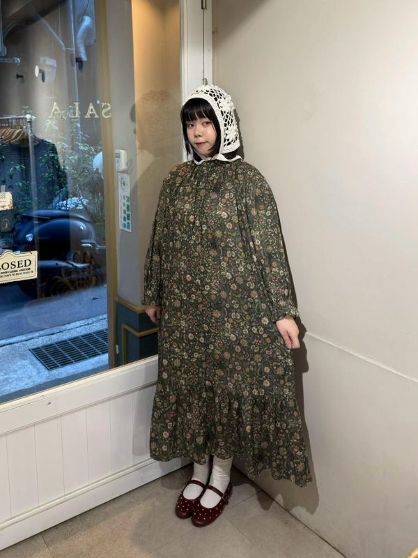 復古花卉荷葉設計排釦洋裝 