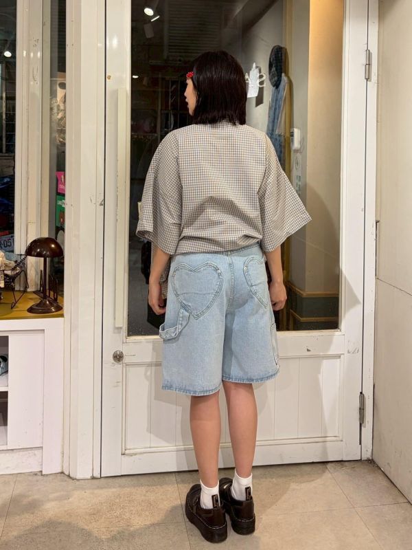 愛心口袋牛仔短褲 