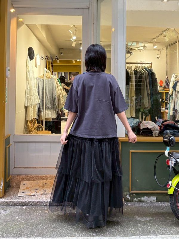 胸前拼接布料上衣 