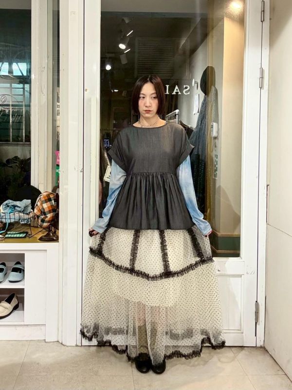 植絨點點紗裙 