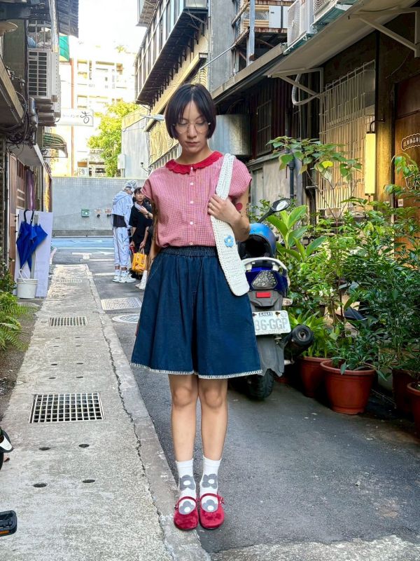 蕾絲小翻領細格子落肩排扣上衣 