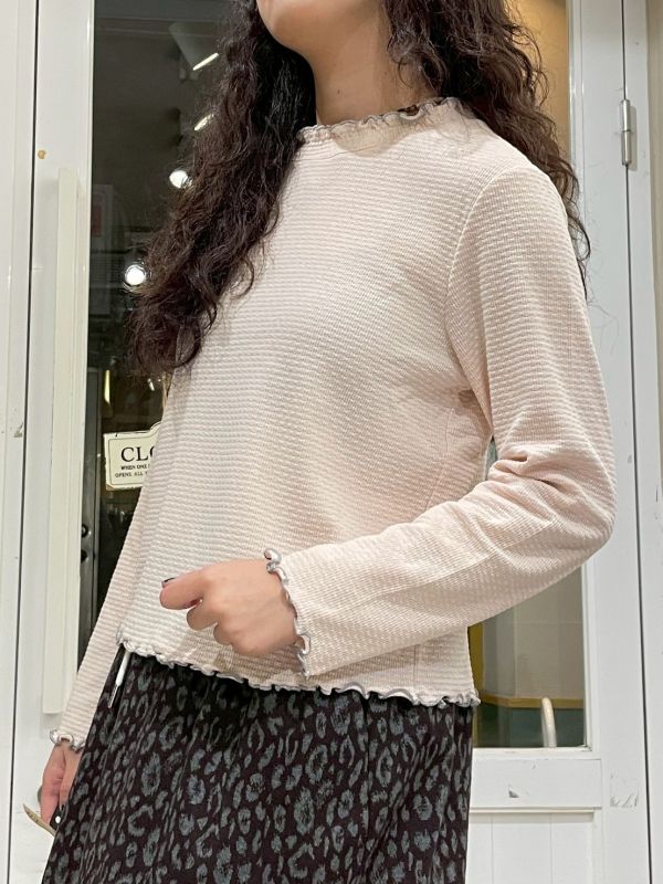 撞色木耳滾邊高領抓皺立體針織紋長袖上衣 