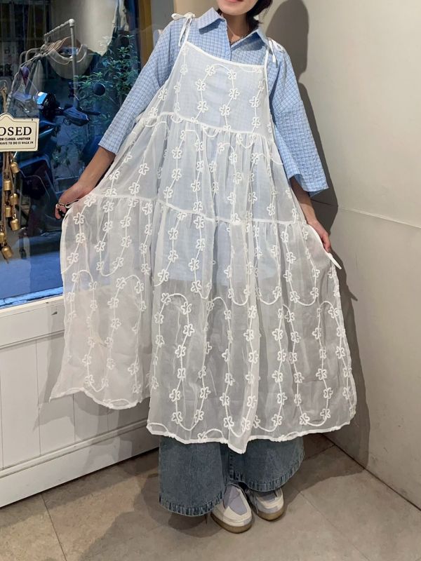 立體纏繞花朵肩側雙綁帶罩衫 