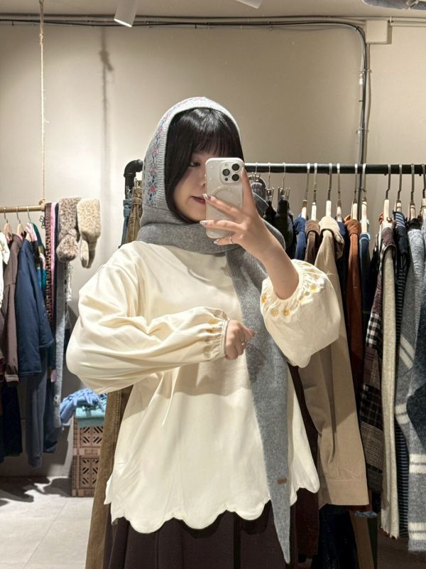 泡泡刺繡袖口雲朵下擺蕾絲領口絨面長袖 