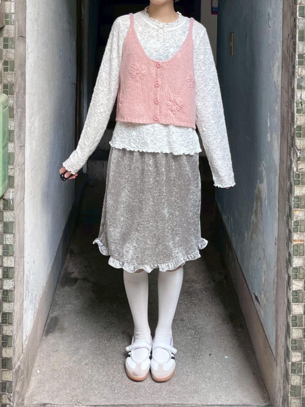 粗針織花花排扣吊帶背心 