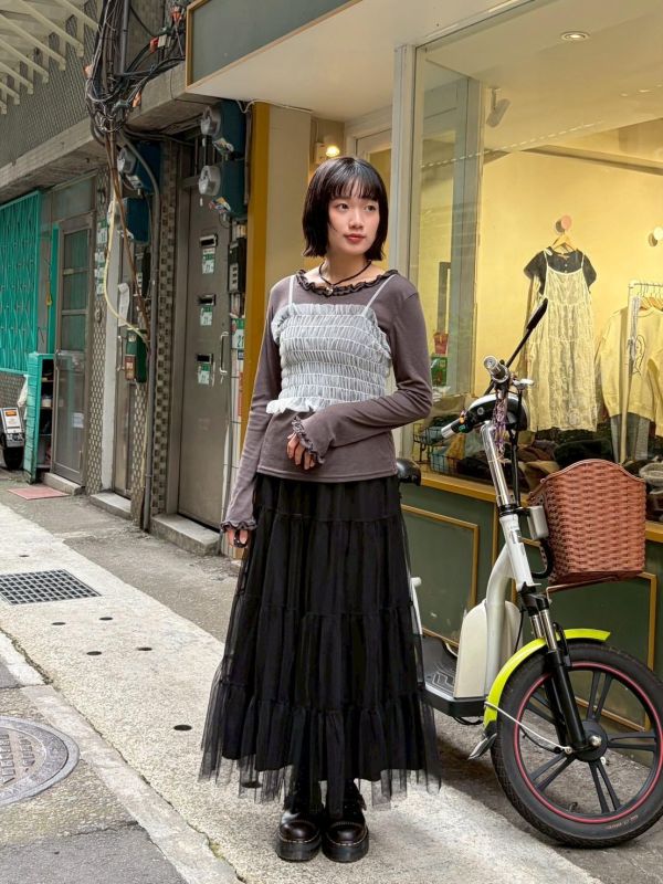 兩件式木耳邊滾邊上衣+抓皺紗質背心 