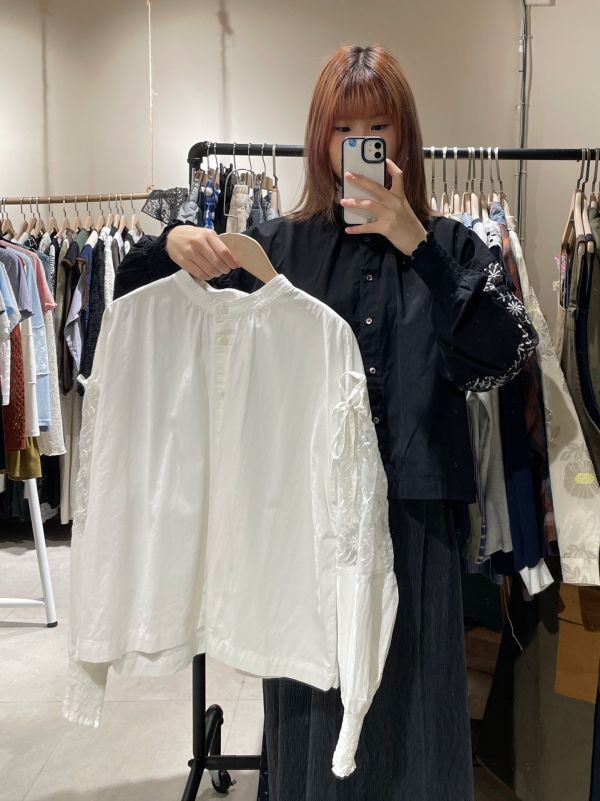 透紗刺繡綁帶縮袖襯衫 