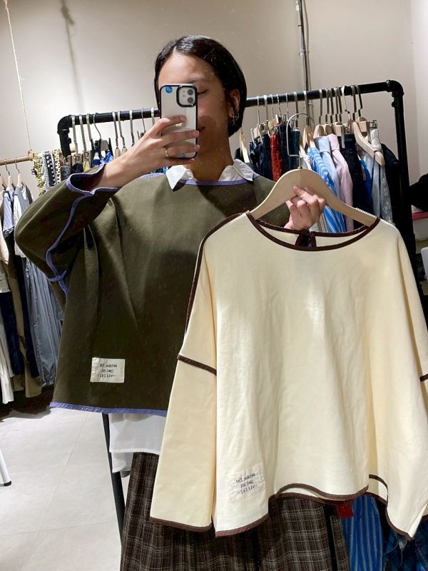 小布標落肩立體撞色滾邊寬上衣 