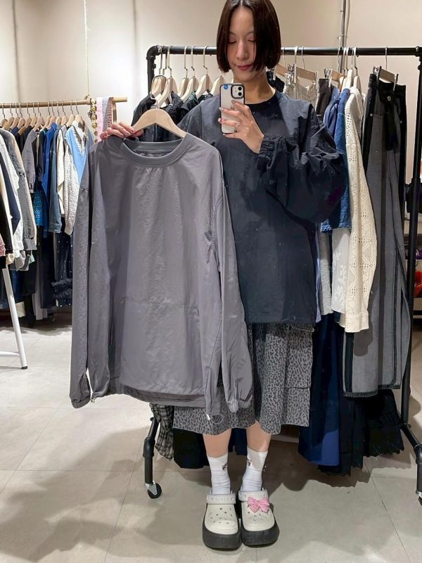 刷刷布下擺抽繩上衣 