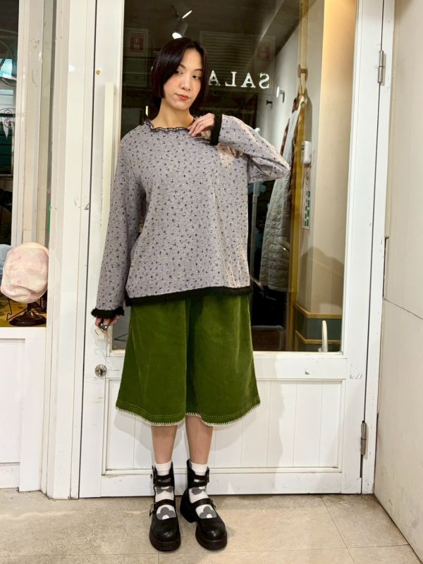 抽鬚滾邊小碎花上衣 