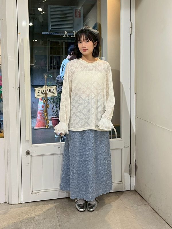 滿版立體花朵蕾絲雙層喇叭袖上衣 