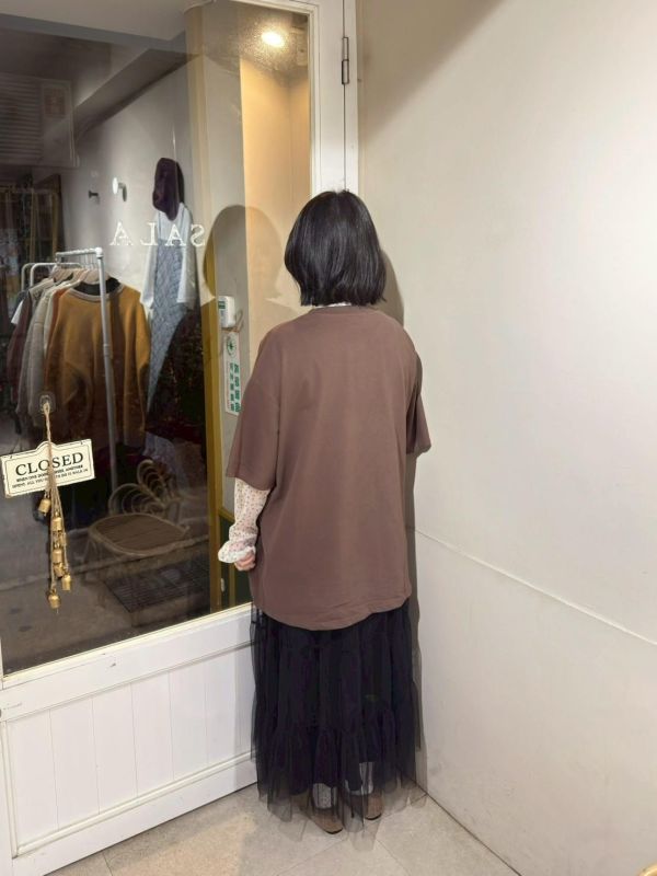 狗狗腳掌字母落肩tee 