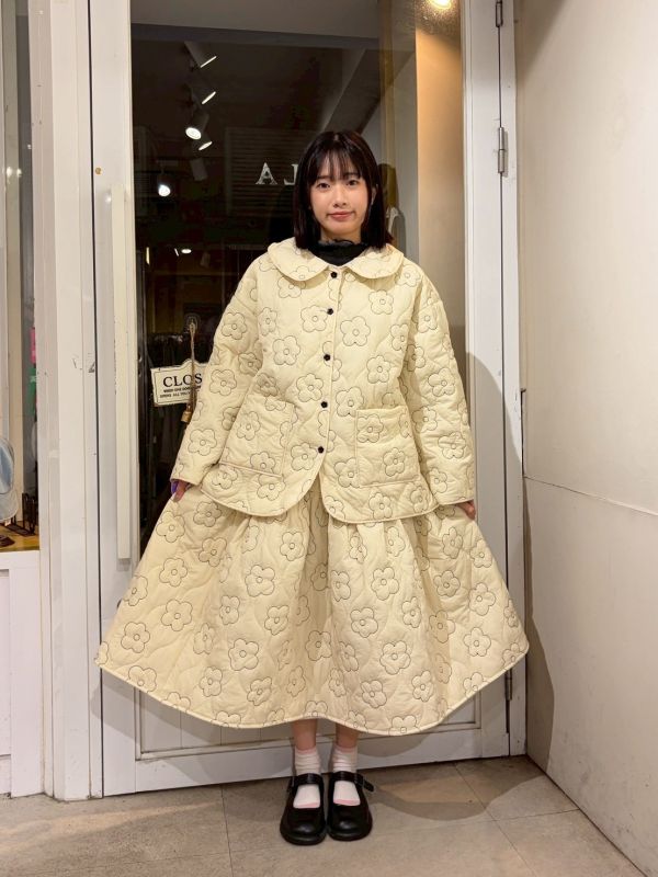 滿版車線小花絎縫葫蘆紋小花排釦外套+蓬蓬裙 