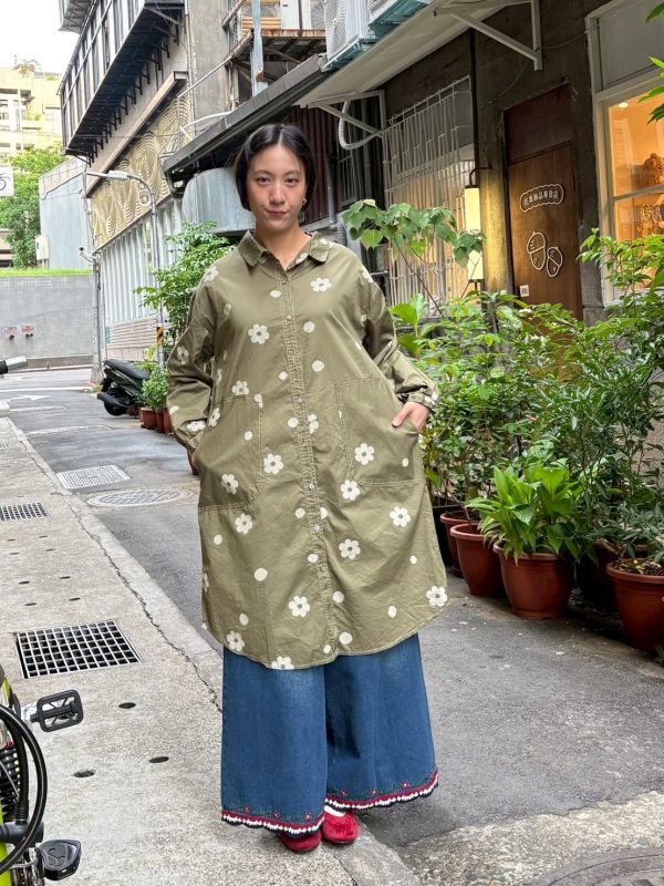 滿版花長版襯衫洋裝 